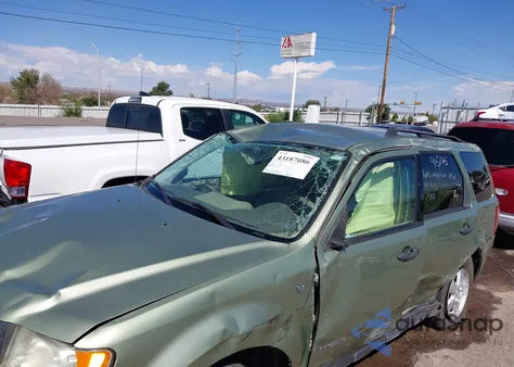 2008 Ford Escape Xlt z USA, uszkodzony, nr VIN 1FMCU93178KD56497